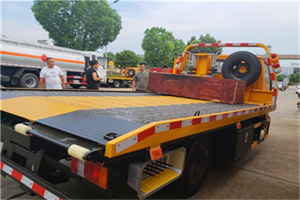 桃山附近拖车电话号码服务