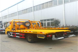 桃山附近拖车救援搭电